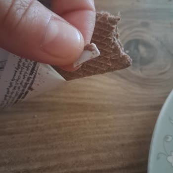 Torku Gofretin İçinden Çıkan Plastik Parçası Şok Etti