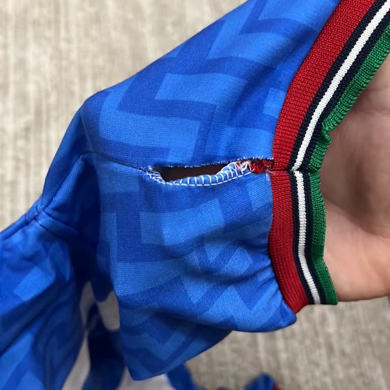 Yanlış Ve Yırtık Forma Gönderildi, Satıcıya Ulaşılamıyor