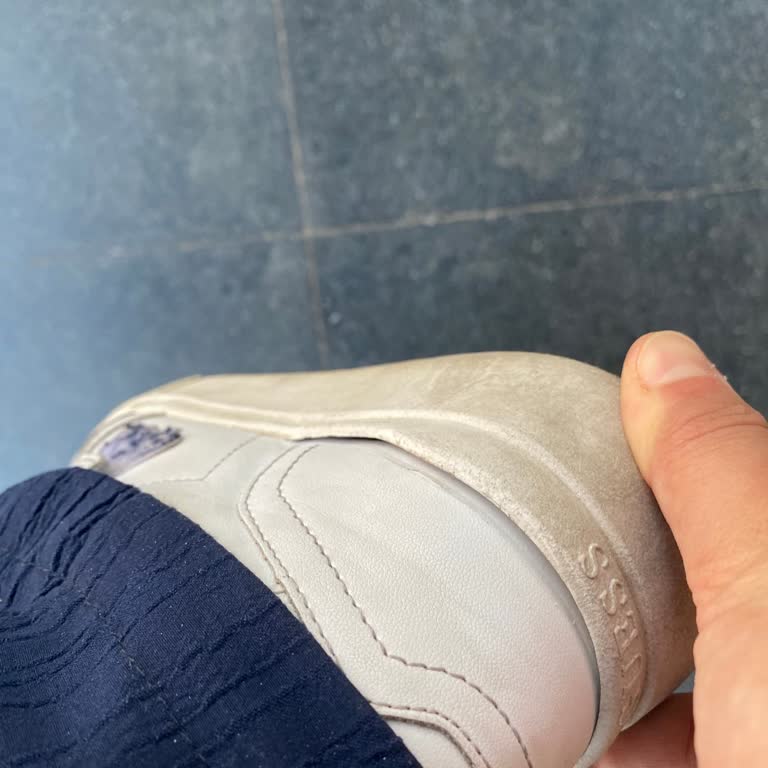 Aldığım Ayakkabılar Kısa Sürede Bozuldu, İade Yapılmıyor