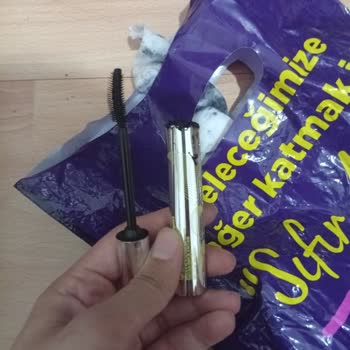 Yeni Aldığım Maskara Kapağı Kırıldı, Yardım Bekliyorum