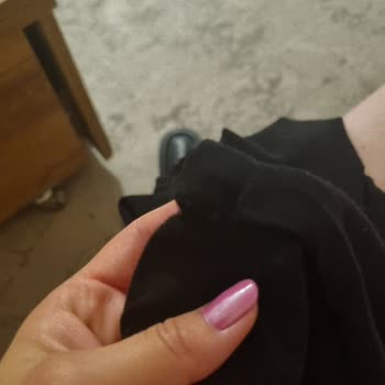 İlk Giyişte Paramparça Olan Şortla Sokakta Rezil Oldum