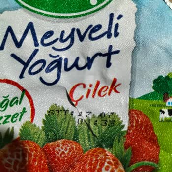 Bozuk Çilekli Yoğurt İle Karşılaştım, Bebeğime Yedirmeden Fark Ettim