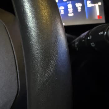 Opel Yıllık Bakım Sonrası Direksiyonum Çizildi, Mağduriyetimin Giderilmesini İstiyorum