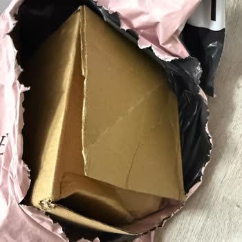 Victoria's Secret Online Alışverişte Kötü Paketleme ve Güven Sorunu