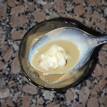 Muzlu Süt İçinden Katı Madde Çıktı: Sağlık Riski!