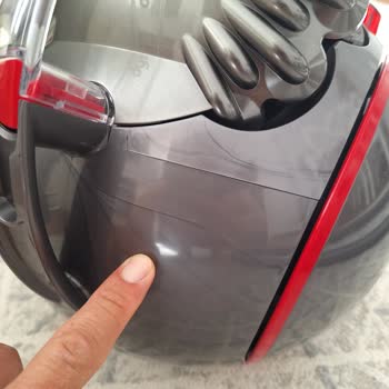 Dyson Aldığım Elektrik Süpürgesi Kırık ve Çatlak Çıktı, Mağdur Olduk
