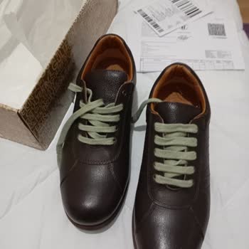 Siparişimdeki Ayakkabı Farklı Renkte İplerle Gönderildi