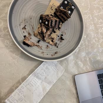 Carrefour SA Mağazasından Alınan Pastada Tazelik Ve Ekşime Sorunu