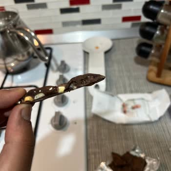 Son Kullanma Tarihi Geçmiş Çikolata Satışı Endişesi