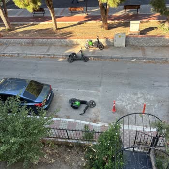 Martı Scooterlarının Kaldırımda Bırakılması Ve Güvenlik Sorunu