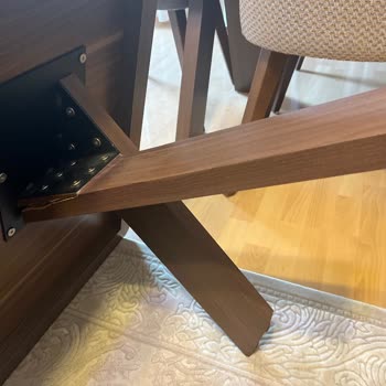 Kırık Orta Sehpa Ve İlgisiz Servis Nedeniyle Mağduriyet Yaşıyorum