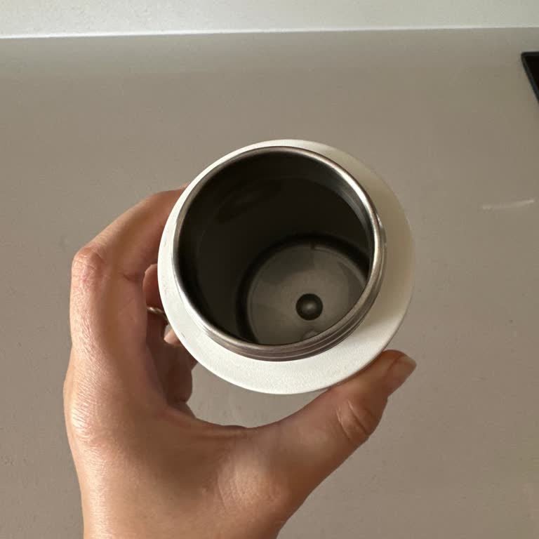 Çocuk Matarasının İçinde Pas Oluştu, Sağlıksız Ürün Endişesi