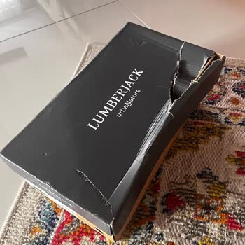 Ayakkabı Kutusu Yırtık Şekilde Teslim Edildi, Tekrar Sorun Yaşadım