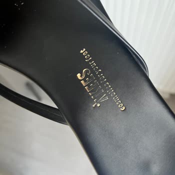 Boyner'den Aldığım Tkees Terlikte Deri Atması Ve Marka Yazısının Silinmesi