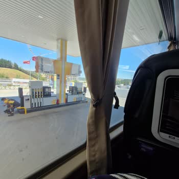Varan Turizmde Geç Kalkış Ve Yolcuların Sıcakta Mağdur Edilmesi
