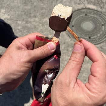 Dondurma Paketinden Tahta Parçası Çıkması Şok Etti