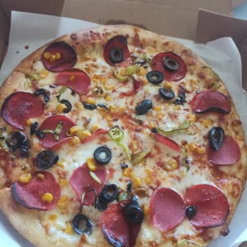 Beklentiyi Karşılamayan Pizza Ve Kötü Hamur Deneyimi