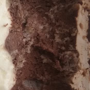 Aldığım Golf Dondurmanın İçinden Buzlanma Ve Bozulmuş Kısımlar Çıktı