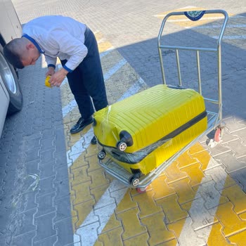 Valiz Kırıldı, Geç Kalan Sefer Ve İlgisiz Personel Nedeniyle Mağduriyet Yaşadım