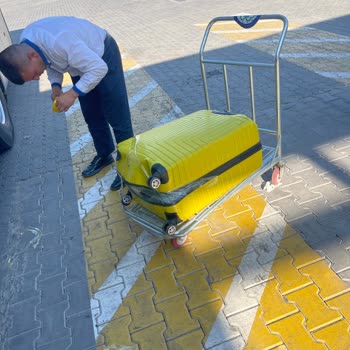 Valiz Kırıldı, Geç Kalan Sefer Ve İlgisiz Personel Nedeniyle Mağduriyet Yaşadım