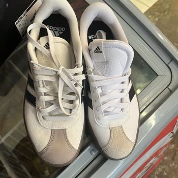 Farklı Ve Kullanılmış Ayakkabı Gönderildi, Müşteri Hizmetleri Yardımcı Olmadı