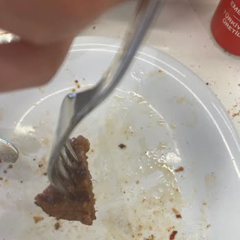 Köfte Menüden Kıl Çıkması Ve İlgisiz Şef