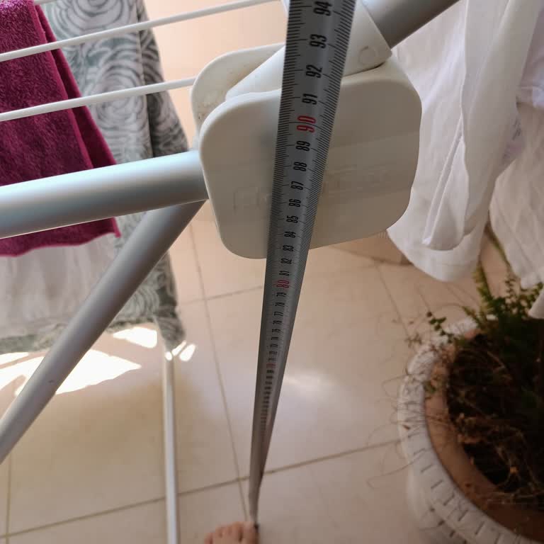 Aldığım Çamaşır Askısı İlk Günden Beri Eğik Ve Kullanılamaz Durumda