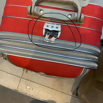 Kırılan Valizim İçin Çözüm Beklerken Sürekli Oyalandım