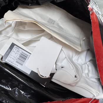 Sipariş Edilen Ürünle Uyuşmayan Gönderim Ve Ozensiz Paketleme Mağduriyeti