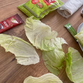 Siparişimde Marullarda Sinek Çıkması Ve Düzensiz Hizmet