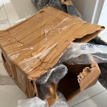 Kargo Hasarı Ve İlgisizlik Nedeniyle Mağduriyet Yaşadım