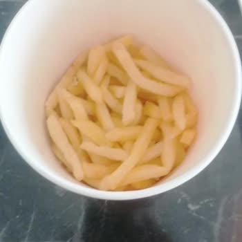 Burger King Siparişimde Kova Boy Patates Yarısı Boş Geldi