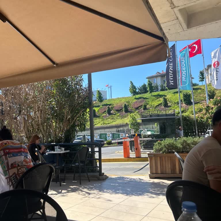 Volkswagen Yetkili Serviste Saatlerce Bekletilmek Ve Yetersiz Bekleme Alanı