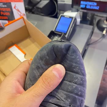 İkinci Kullanımda Yırtılan Nike Krampon İçin Garanti Reddi Ve Mağduriyet