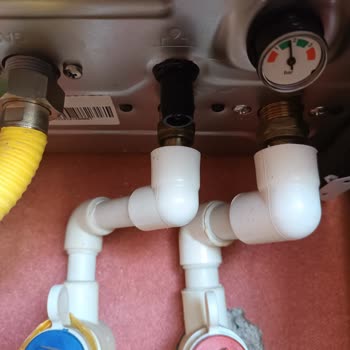 Kombiden Su Sızıntısı Ve Destek Talebi