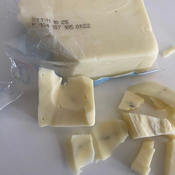 Peynirde Siyah Yabancı Maddeyle Karşılaşmak Hayal Kırıklığı Yarattı