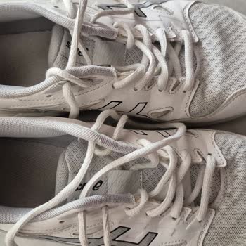 Kısa Sürede Burnu Açılan Asics Ayakkabı İçin Destek Alamadık