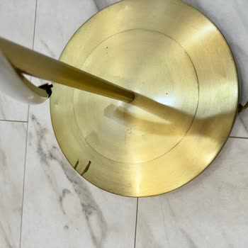 Aldığım Koltuk Yırtık, Lambader İse Çizik Ve Yamuk Geldi