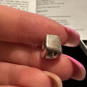 Pandora Bilekliğim Bir Gecede Karardı, Mağaza Personeli Yardımcı Olmadı