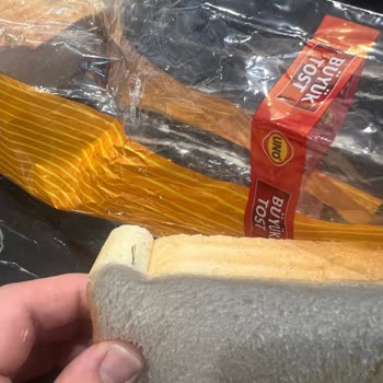 UNO Tost Ekmeğinde Sivrisinek Şoku Yaşadım