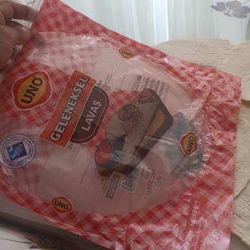 Tarihi Geçmemiş UNO Ekmekten Ağır Karın Ağrısı Ve Mide Bulantısı Yaşadım