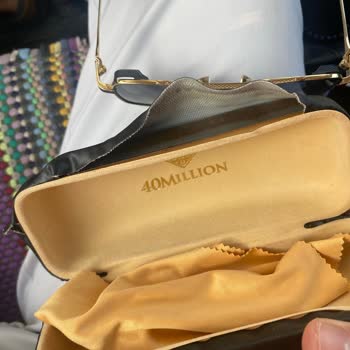 Yüksek Fiyatlı Gözlük Kutusunun Kısa Sürede Dağılması Hayal Kırıklığı Yarattı