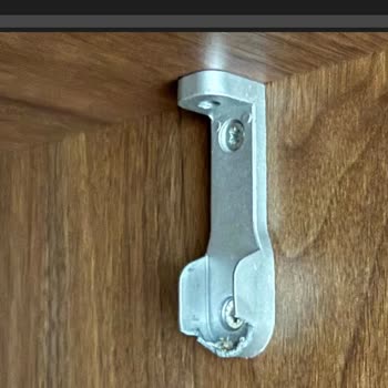 Askılık Tutacaklarının Kırılması Ve Yetersiz Müşteri Hizmeti Deneyimi