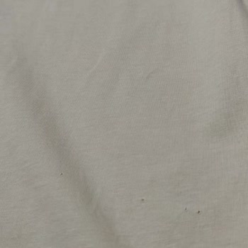 DeFacto T-shirt Daha İlk Giyişte Deliklerle Dolu Çıktı