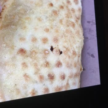 Domino's Sarıyer Şubesinde Eksik Malzemeli Ve Yanlış Hamurlu Pizza Deneyimi