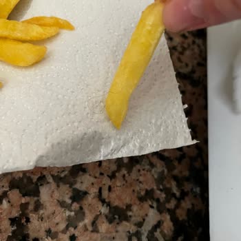 Torpat Patates Dondurulmuş Patatesten Yabancı Madde Çıkmasıyla Yaşanan Sağlık Endişesi