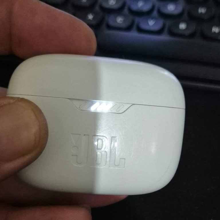 Aztek Teknoloji JBL 230NC Sol Kulaklık Şarj Sorunu Kısa Sürede Kapanıyor