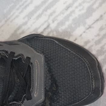 Garantili Adidas Ayakkabının Üst Filesi 2 Ayda Deforme Oldu, Çözüm Sunulmadı