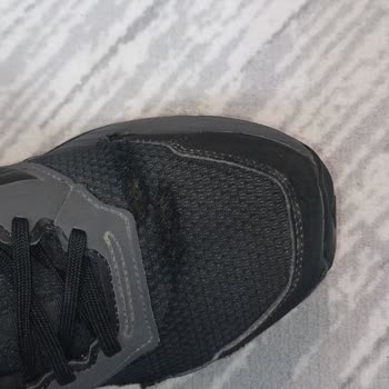 Garantili Adidas Ayakkabının Üst Filesi 2 Ayda Deforme Oldu, Çözüm Sunulmadı