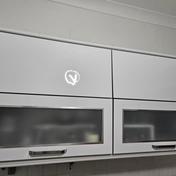 Mutfak Dolabı Pistonları Arızalı, Yaşlılar İçin Kullanım Zorluğu